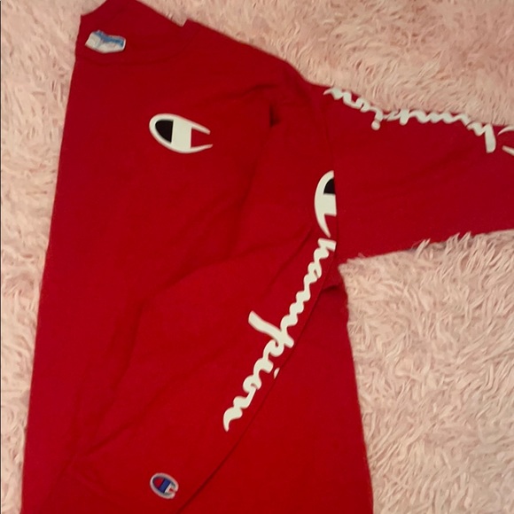 Champion Tops - Long sleeve Champion shirt